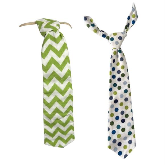 Boys Adjustable Neckties Set of 2 Green White Polka Dots Chevron 2-5 Years Old - Picture 1 of 7